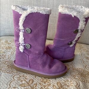 Koolaburra by Ugg Purple Suede kids Boots, so cute!